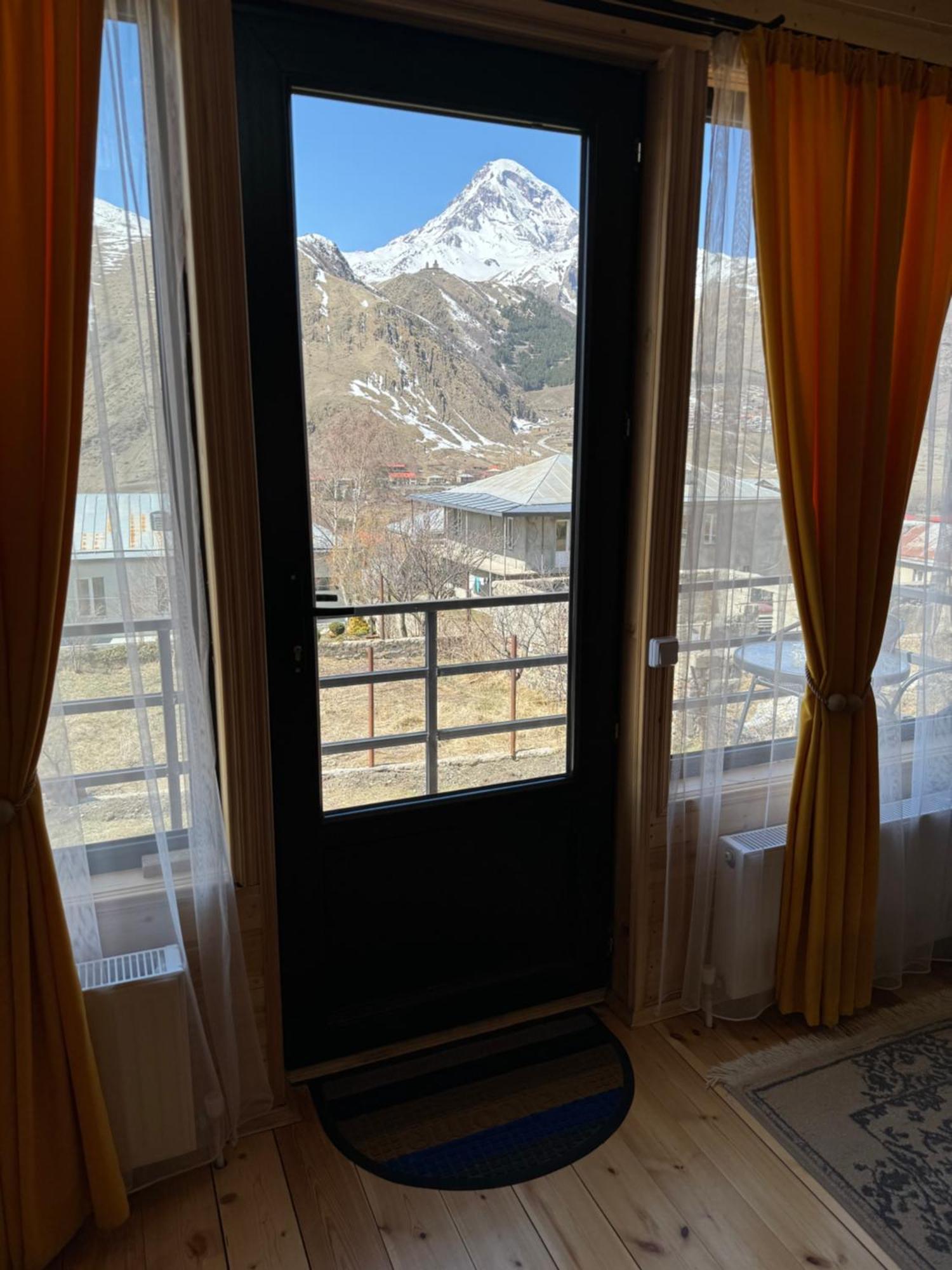 Qusha Cottage Kazbegi Bagian luar foto